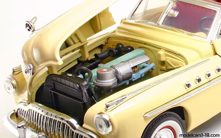 1949 - Buick Roadmaster Motor Max 1/18 (Жълт) Двигател