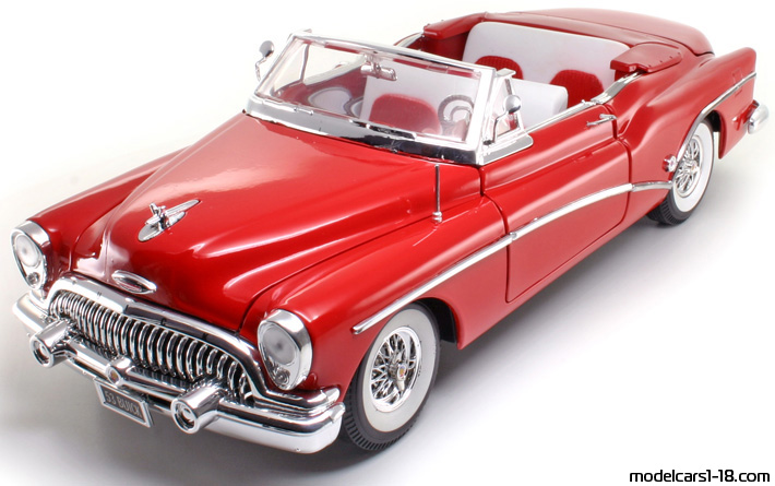 1953 - Buick Skylark Motor Max 1/18 (Червен) Предна лява страна