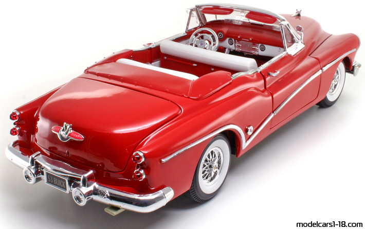 1953 - Buick Skylark Motor Max 1/18 (Червен) Задна дясна страна