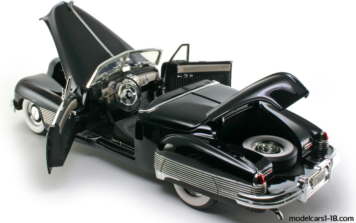 1938 - Buick Y-Job Concept Anson 1/18 (Черен) Отваряеми части