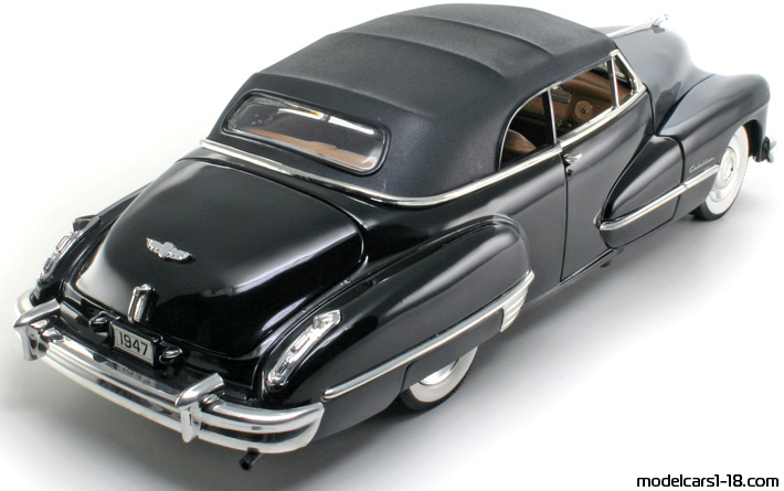 1947 - Cadillac 62 Anson 1/18 (Черен) Задна дясна страна