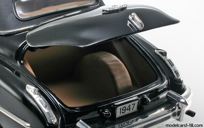 1947 - Cadillac 62 Anson 1/18 (Черен) Багажник / Отварящи се фарове