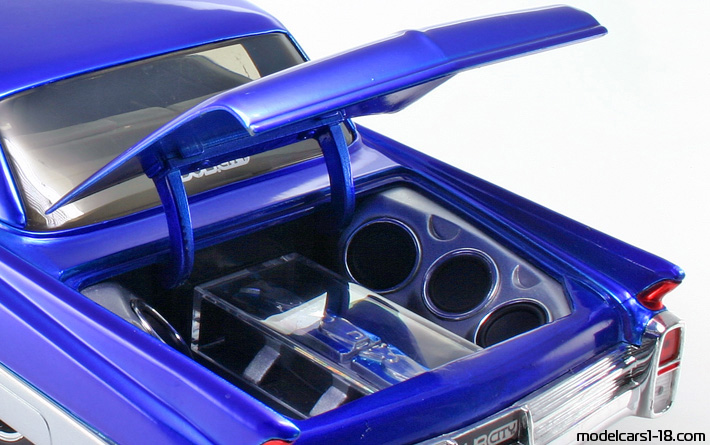 1963 - Cadillac Coupe DeVille Jada Toys 1/18 (Син / Сребрист) Багажник / Отварящи се фарове