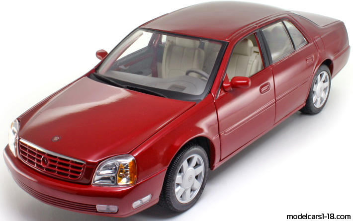 2000 - Cadillac DeVille Maisto 1/18 (Red) Предна лява страна
