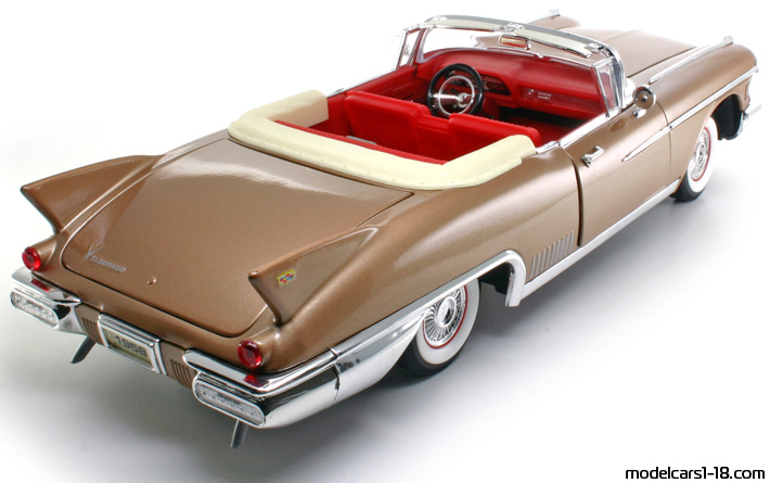 1958 - Cadillac Eldorado Biarritz (62) Road Signature 1/18 (Оранжев) Задна дясна страна