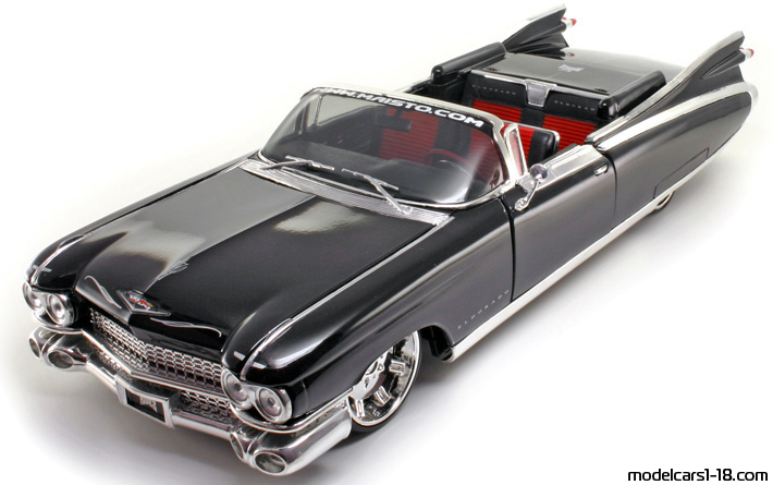 1959 - Cadillac Eldorado Biarritz (62) Maisto 1/18 (Черен) Предна лява страна