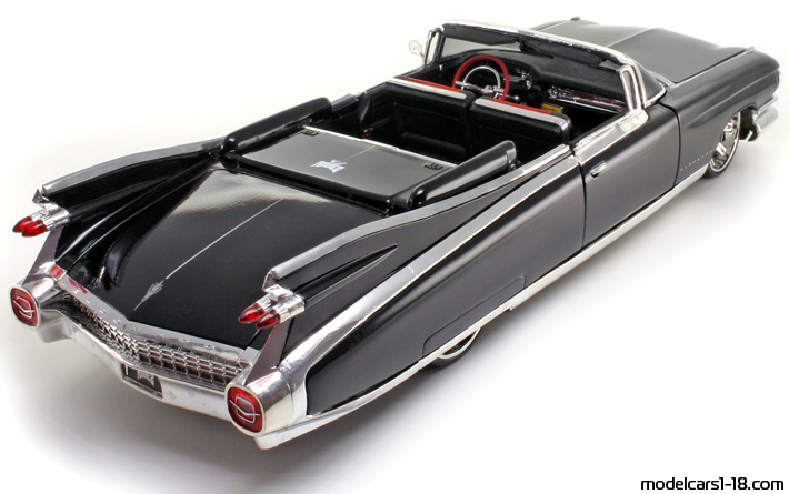 1959 - Cadillac Eldorado Biarritz (62) Maisto 1/18 (Черен) Задна дясна страна