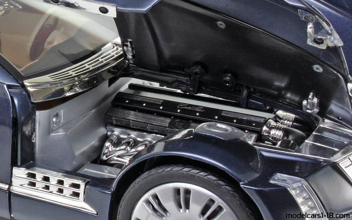 2003 - Cadillac Sixteen Concept Ricko 1/18 (Син) Багажник / Отварящи се фарове