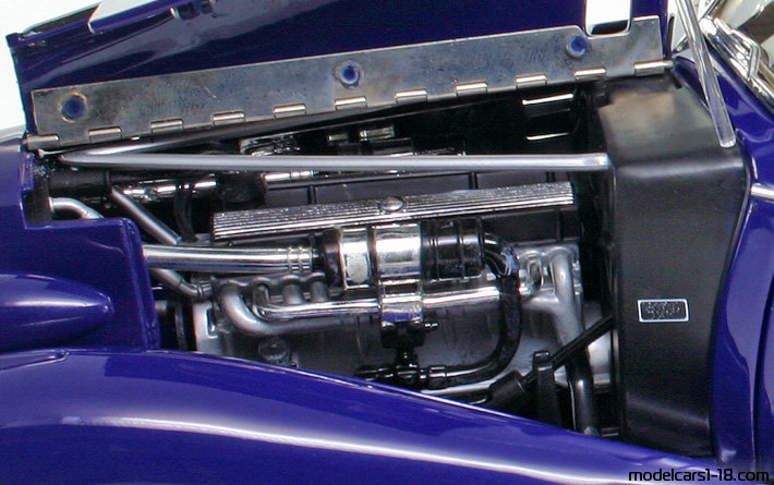 1934 - Cadillac V-16 Aero-Dynamic Coupe (90) Ricko 1/18 (Син) Двигател
