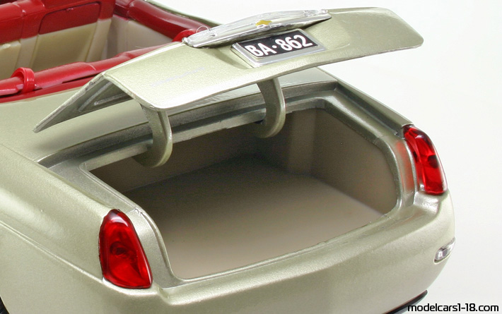 2002 - Chevrolet Bel Air Concept Motor Max 1/18 (Злаетн) Багажник / Отварящи се фарове