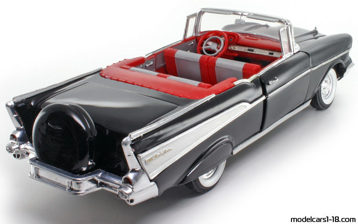 1957 - Chevrolet Bel Air ERTL 1/18 (Черен) Задна дясна страна