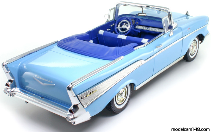 1957 - Chevrolet Bel Air Motor Max 1/18 (Син) Задна дясна страна