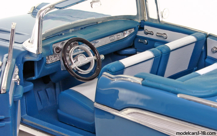 1957 - Chevrolet Bel Air Road Legends 1/18 (Син) Интериор арматурно табло