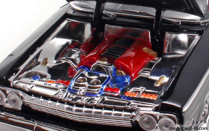 1962 - Chevrolet Bel Air Maisto 1/18 (Черен) Двигател