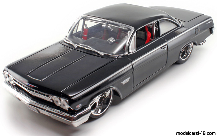 1962 - Chevrolet Bel Air Maisto 1/18 (Черен) Предна лява страна
