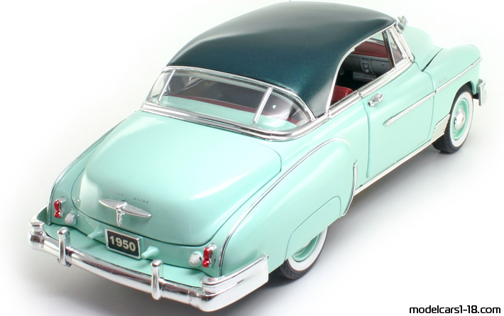 1950 - Chevrolet Bel Air Motor Max 1/18 (Бял / Зелен) Задна дясна страна