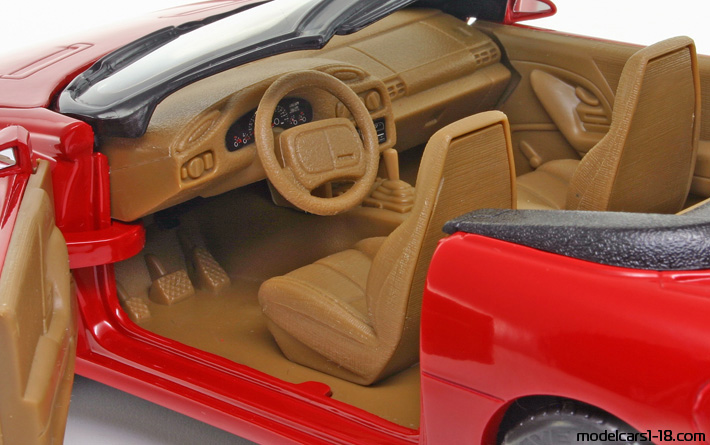 1996 - Chevrolet Camaro Z/28 ERTL 1/18 (Червен) Интериор арматурно табло