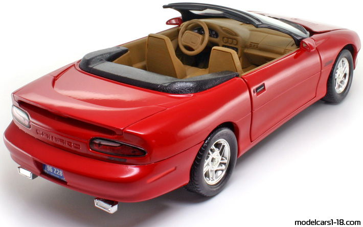 1996 - Chevrolet Camaro Z/28 ERTL 1/18 (Червен) Задна дясна страна