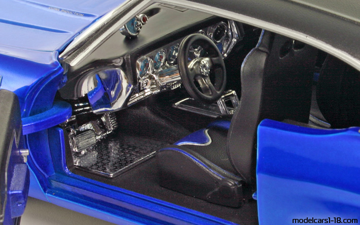 1971 - Chevrolet Chevelle SS 454 Maisto 1/18 (Син / Черен) Интериор арматурно табло