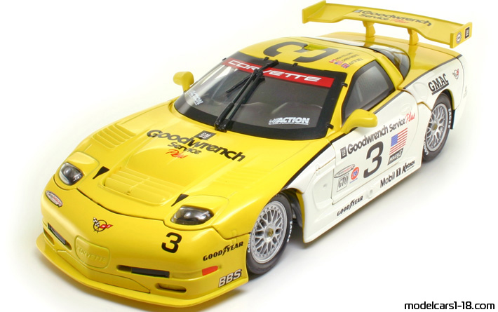 2000 - Chevrolet Corvette C5-R Action Collectibles 1/18 (Жълт / Бял) Предна лява страна
