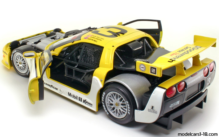 2000 - Chevrolet Corvette C5-R Action Collectibles 1/18 (Жълт / Бял) Отваряеми части