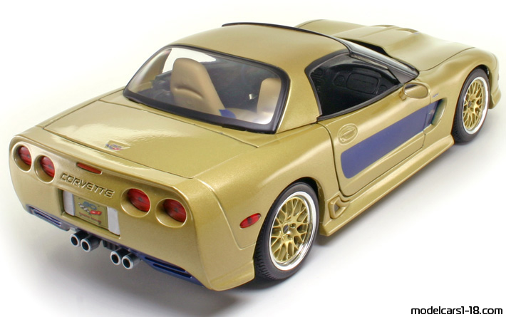 2003 - Chevrolet Corvette C5 Z06 Guldstrand Maisto 1/18 (Жълт / Син) Задна дясна страна