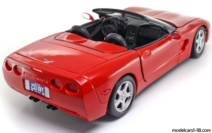 1998 - Chevrolet Corvette C5 Maisto 1/18 (Червен) Задна дясна страна