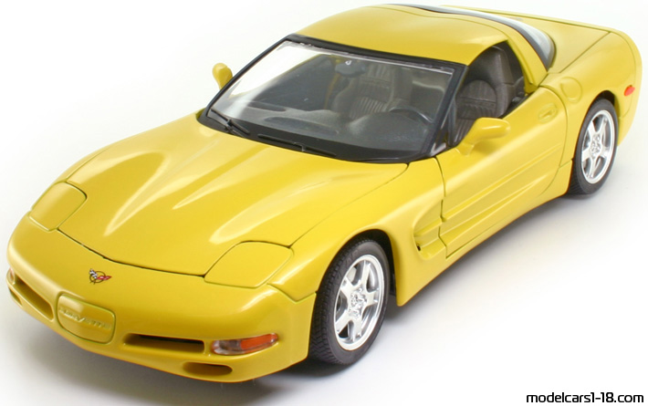 1997 - Chevrolet Corvette C5 Bburago 1/18 (Yellow) Предна лява страна