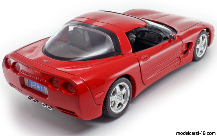 1997 - Chevrolet Corvette C5 Bburago 1/18 (Червен) Задна дясна страна