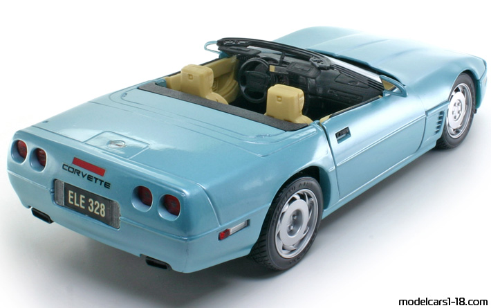 1996 - Chevrolet Corvette LT-4 C4 Maisto 1/18 (Син) Задна дясна страна