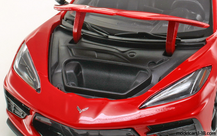 2020 - Chevrolet Corvette Stingray C8 Maisto 1/18 (Червен) Багажник / Отварящи се фарове