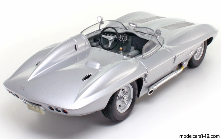1959 - Chevrolet Corvette Stingray Concept AutoArt 1/18 (Светло сребрист) Задна дясна страна