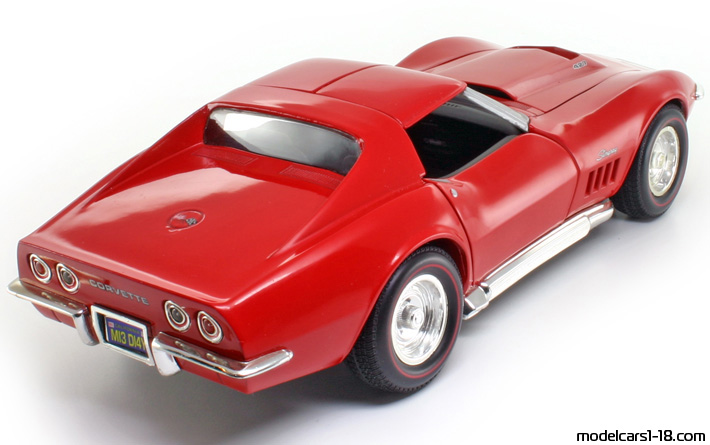 1969 - Chevrolet Corvette ZL1 C3 Hot Wheels 1/18 (Червен) Задна дясна страна
