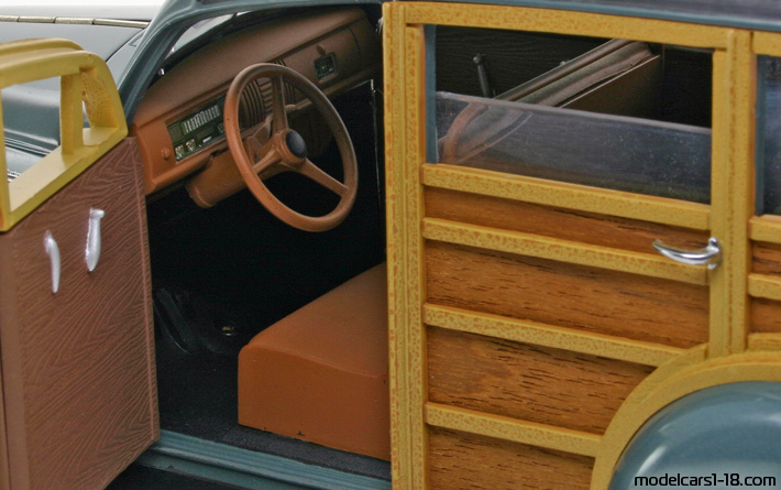 1939 - Chevrolet Master Deluxe Motor City Classic 1/18 (Сив) Интериор арматурно табло