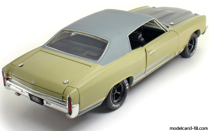 1970 - Chevrolet Monte Carlo SS 454 ERTL 1/18 (Жълт / Сив) Задна дясна страна