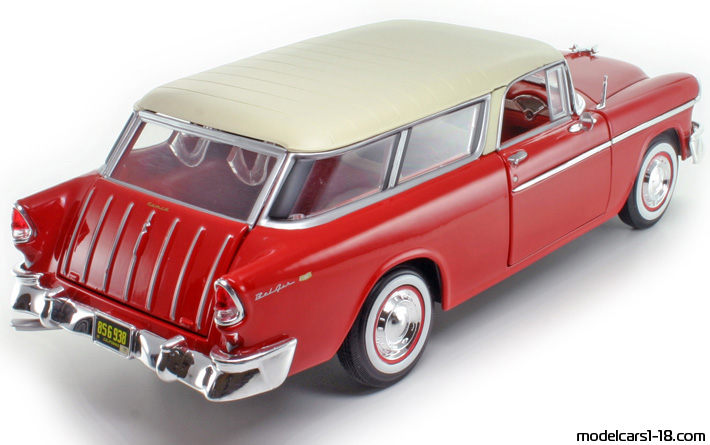 1955 - Chevrolet Nomad Maisto 1/18 (Червен / Бял) Задна дясна страна