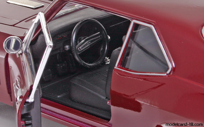 1970 - Chevrolet Nova SS Maisto 1/18 (Червен) Интериор арматурно табло