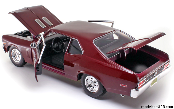 1970 - Chevrolet Nova SS Maisto 1/18 (Червен) Отваряеми части