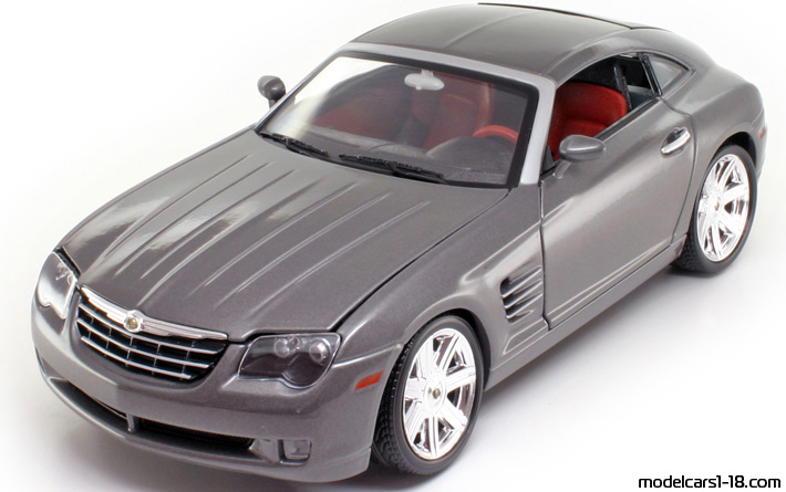 2003 - Chrysler Crossfire Maisto 1/18 (Сив) Предна лява страна