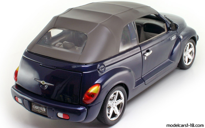 2008 - Chrysler PT Cruiser Motor Max 1/18 (Син) Задна дясна страна