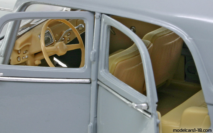 1952 - Citroen 15 CV Maisto 1/18 (Сив) Интериор арматурно табло