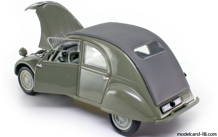 1952 - Citroen 2 CV Maisto 1/18 (Кафяв) Отваряеми части