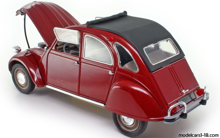 1966 - Citroen 2 CV Solido 1/17 (Червен) Отваряеми части