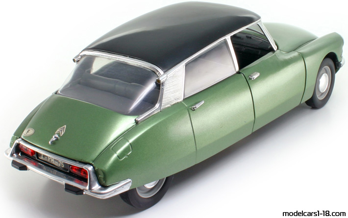 1963 - Citroen DS 19 Solido 1/18 (Зелен / Черен) Задна дясна страна