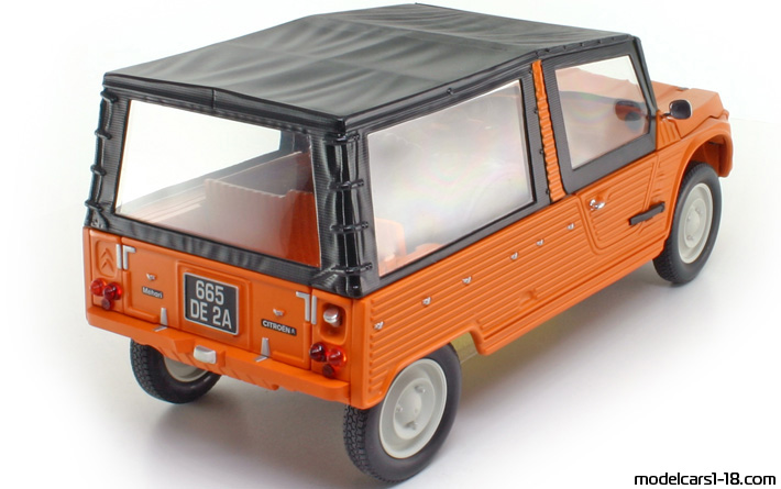 1968 - Citroen Mehari Norev 1/18 (Оранжев) Задна дясна страна