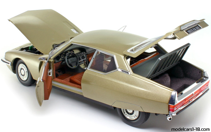 1970 - Citroen SM Norev 1/18 (Злаетн) Отваряеми части