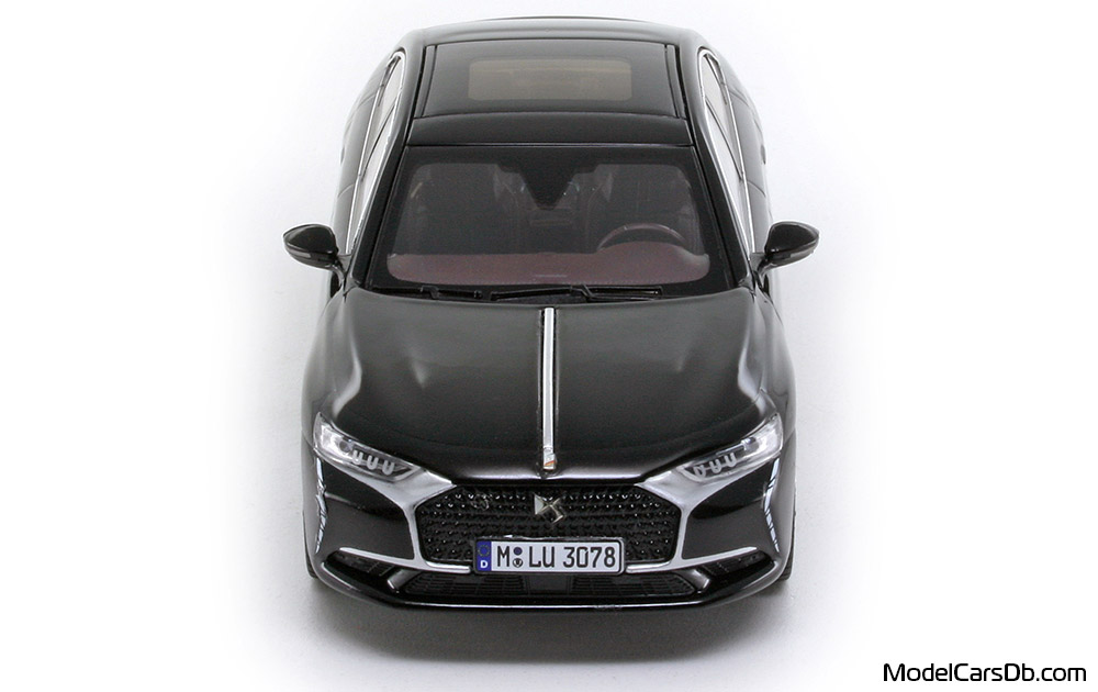 2020 - DS 9 Norev 1/43 (Черен) Предница