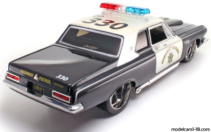 1963 - Dodge 330 Highway Patrol Maisto 1/18 (Черен / Бял) Задна дясна страна