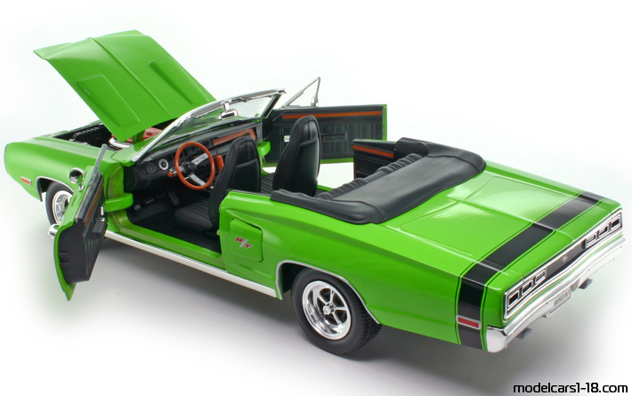 1970 - Dodge Coronet R/T Road Signature 1/18 (Зелен / Черен) Отваряеми части