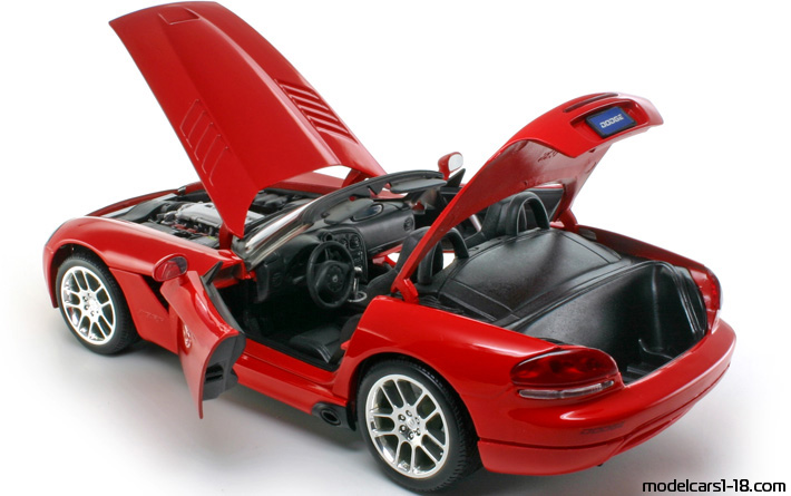 2003 - Dodge Viper SRT-10 Maisto 1/18 (Червен) Отваряеми части